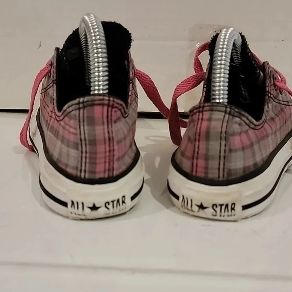 KIDS CONVERSE ALL STAR LOW TOP‎ SNEAKERS (sz 1)